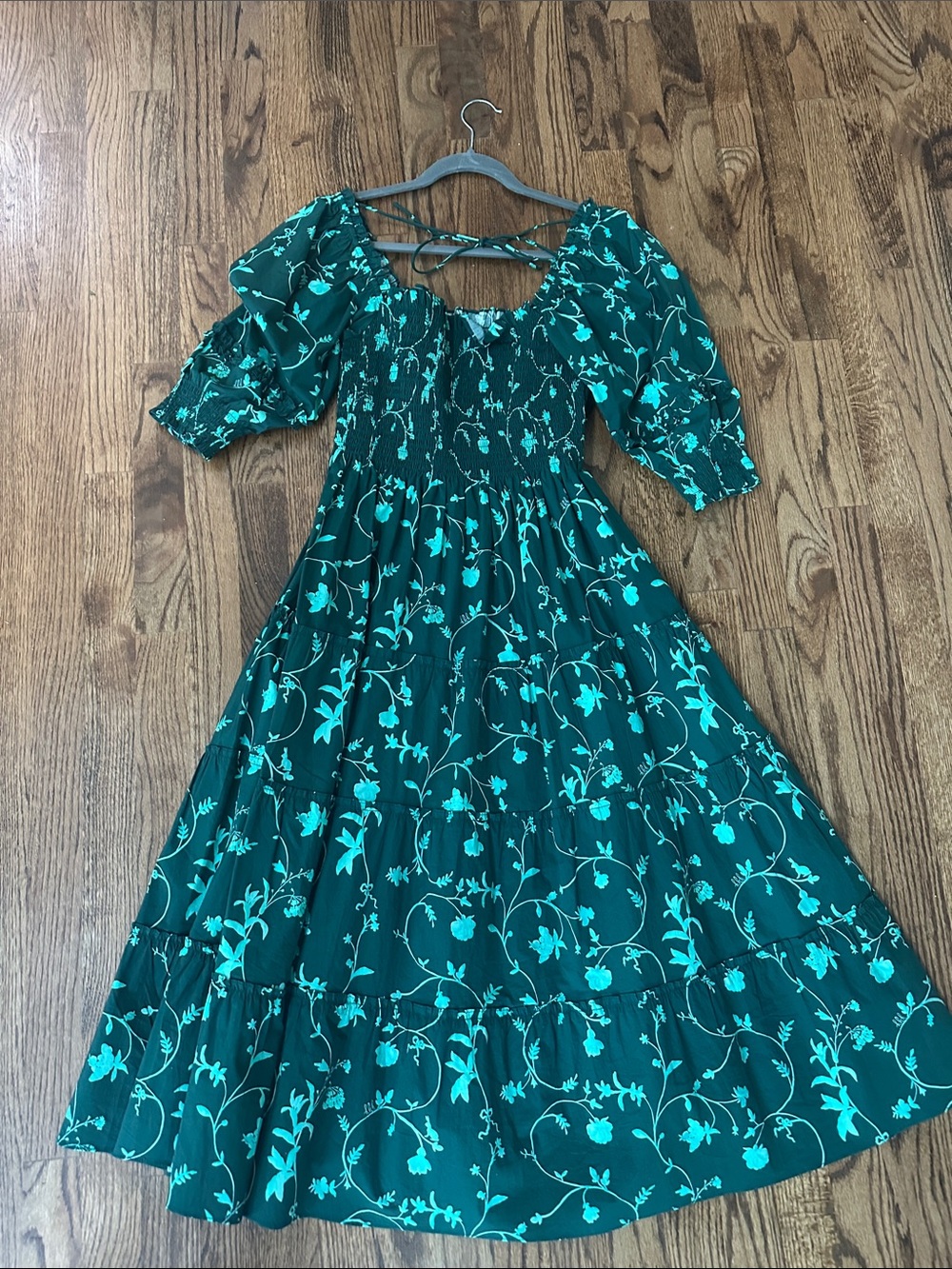 Smocked Emerald Green Floral Midi Dress with Puff Sleeves and Tiered Skirt - Picture 4 of 5
